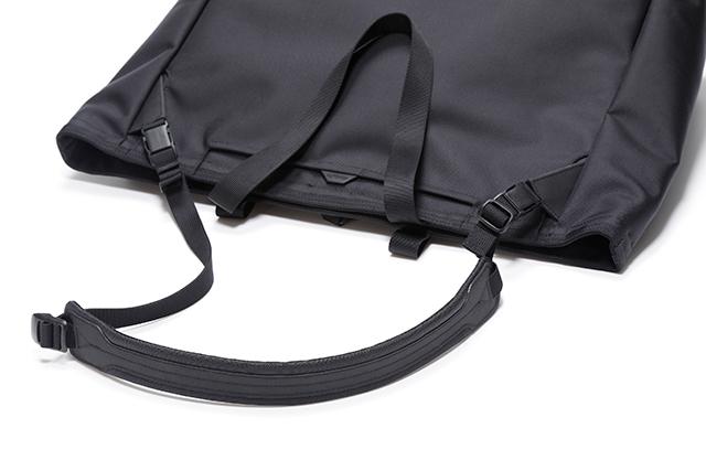 即完売したカメラバッグが待望の再販。カメラを入れずとも使い