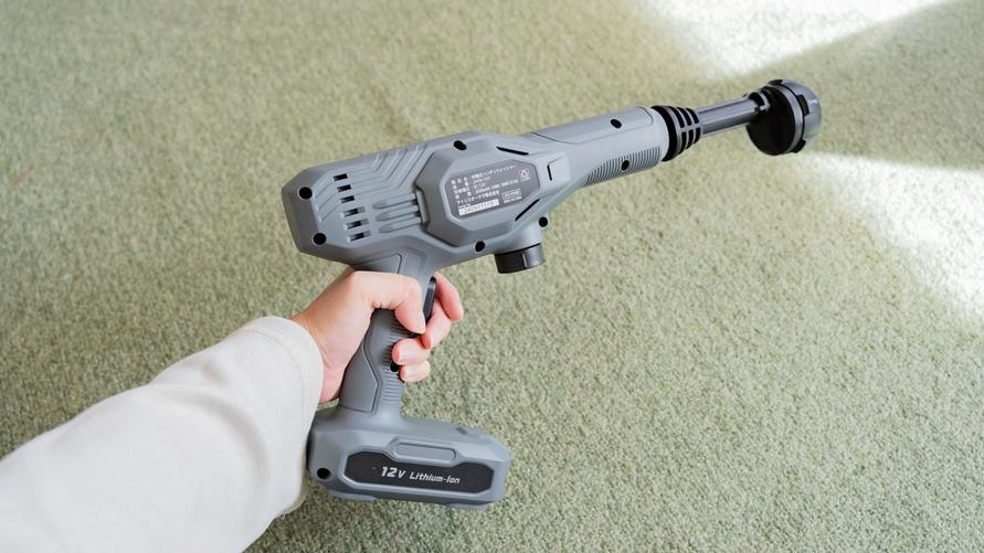 アイリスオーヤマの｢ハンディ高圧洗浄機｣でかんたん洗車が叶った