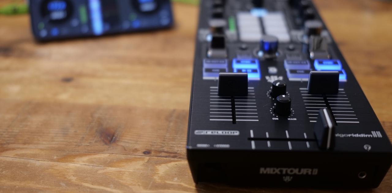 Reloop Mixtour ProにDJプレイヤーなんていらんのですよ