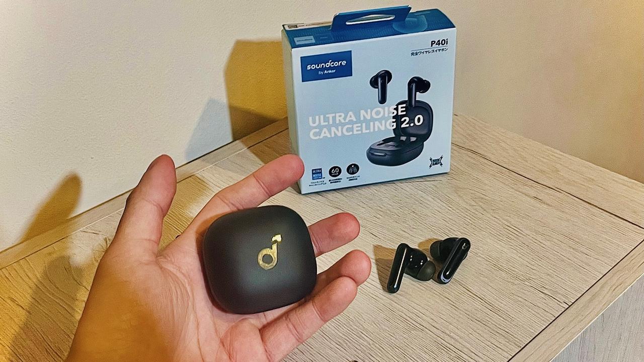 恐れ入りました。Ankerの7,990円で買えるノイキャンイヤホンが