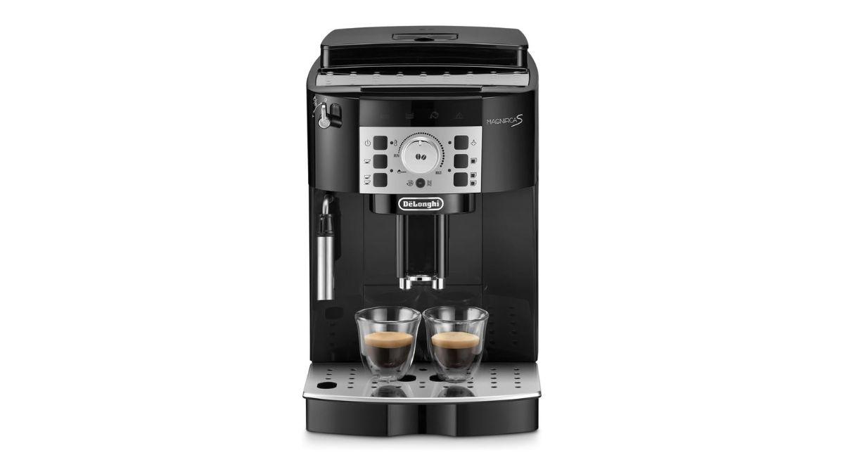 ぜーんぶ自動のデロンギ製コーヒーマシン。1万円OFFでこちらをみている #Amazonブラックフライデー | ギズモード・ジャパン