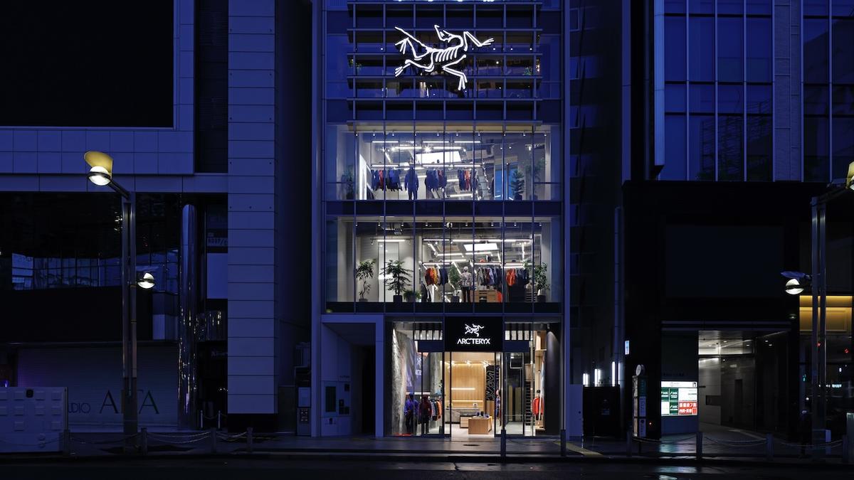 新宿駅の目の前に降臨。新作もアーカイブも大切にするアークテリクスの 