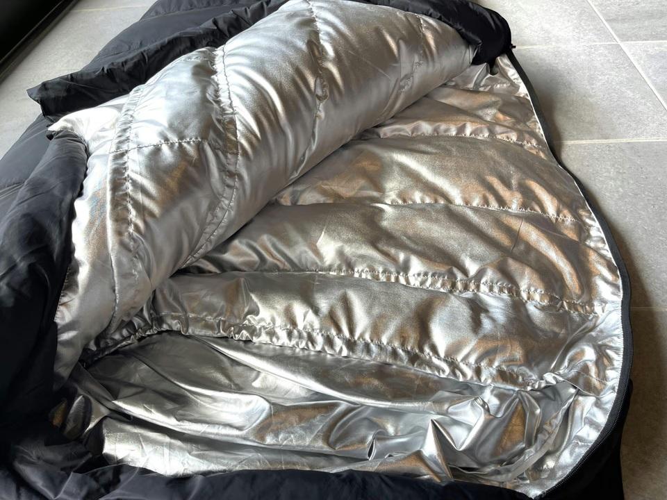 本日限定価格25000→22500円4inch【エアロゲル寝袋】宇宙服素材-新品 宇宙技術を応用した寝袋。エアロゲル採用の4層構造で寒さ知らずの睡眠