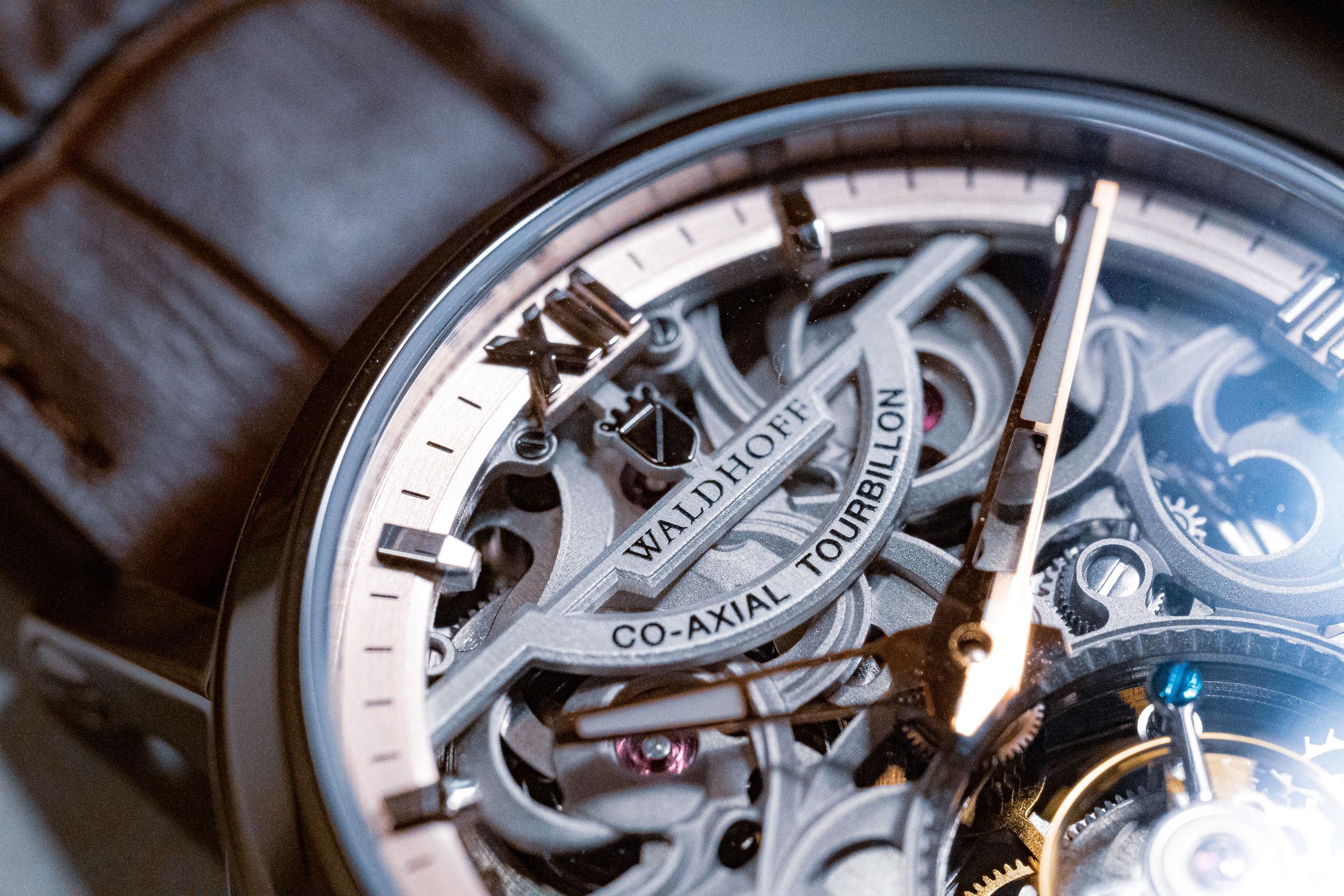 この内容で20万円台!? 日常使いもできるトゥールビヨンウォッチの魅力