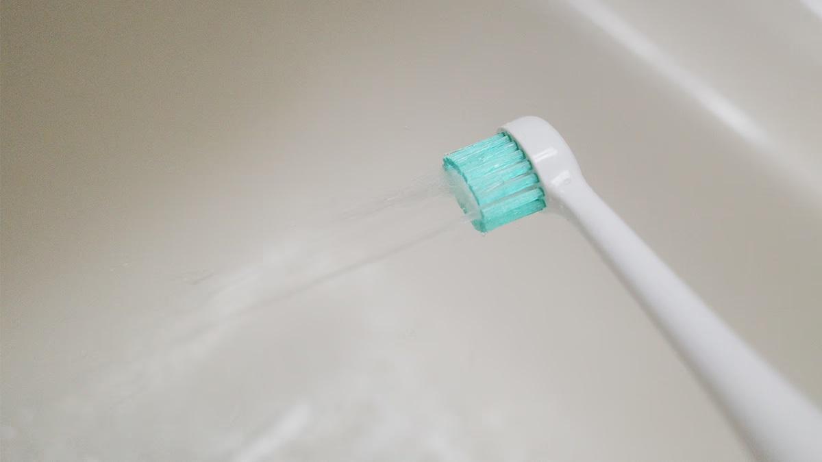 電動歯ブラシ｢Water Sonic｣で歯磨きとフロスを効率的にケア