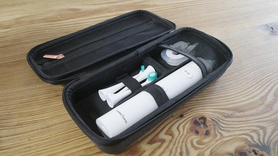 電動歯ブラシ｢Water Sonic｣で歯磨きとフロスを効率的にケア