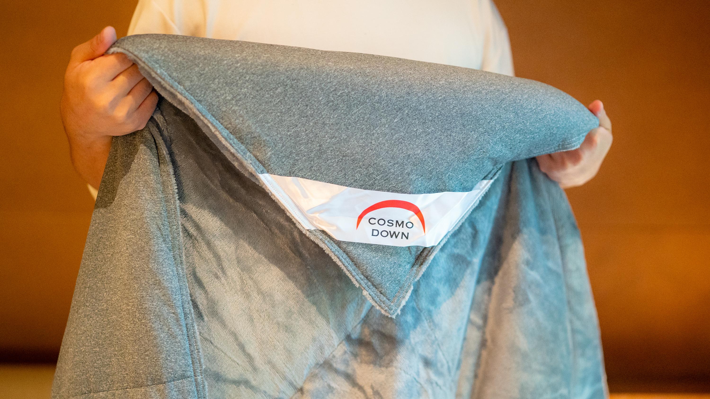 エアロゲルを使った薄軽お布団｢COSMODOWN｣は冬でも1枚でOKでした