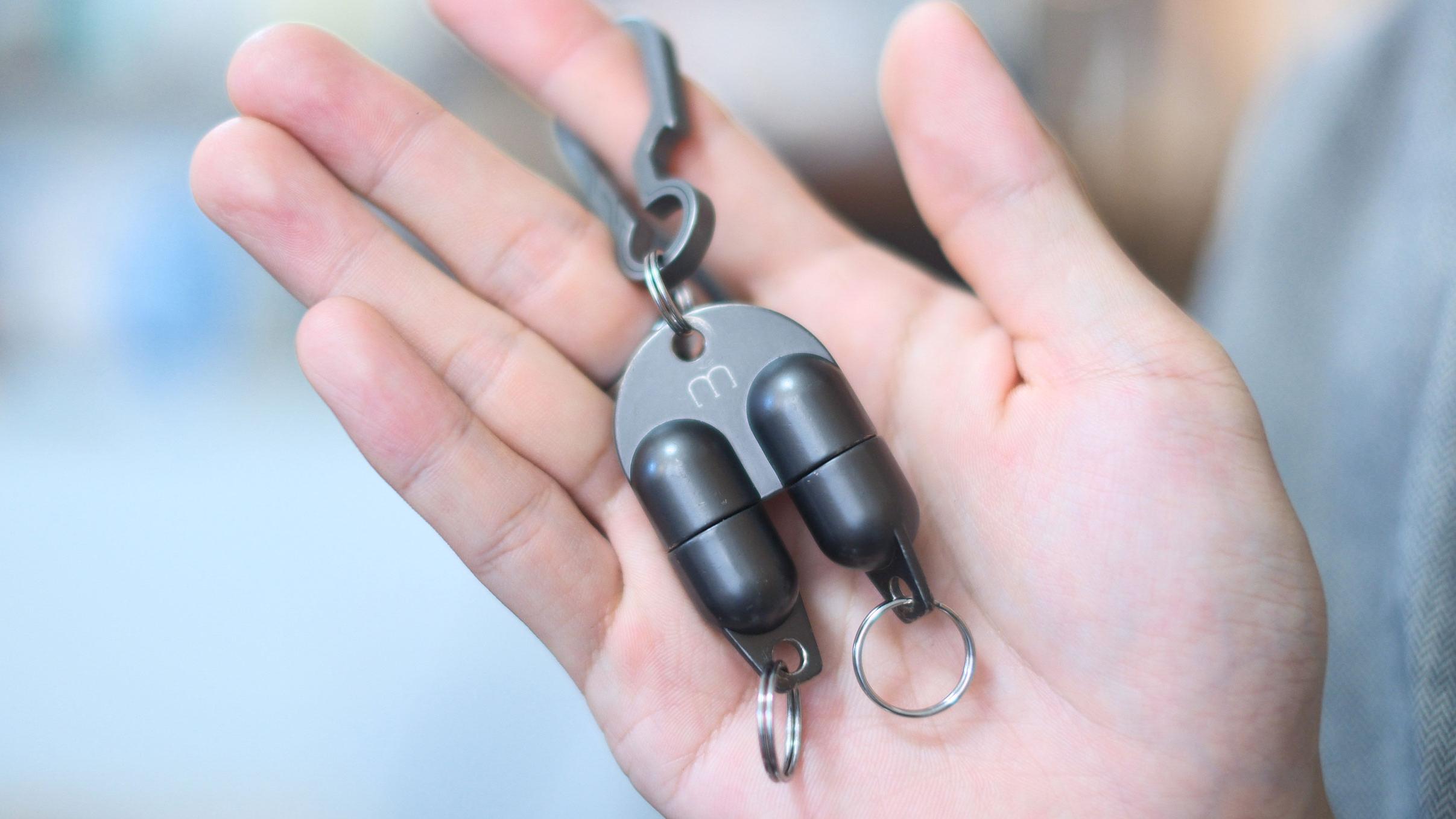 必要な鍵だけスマートに持ち歩く。手軽に交換できる強力マグネット