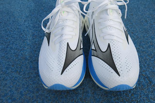 毎日のランニングに寄り添う、ミズノの答え。柔らかさと自然な