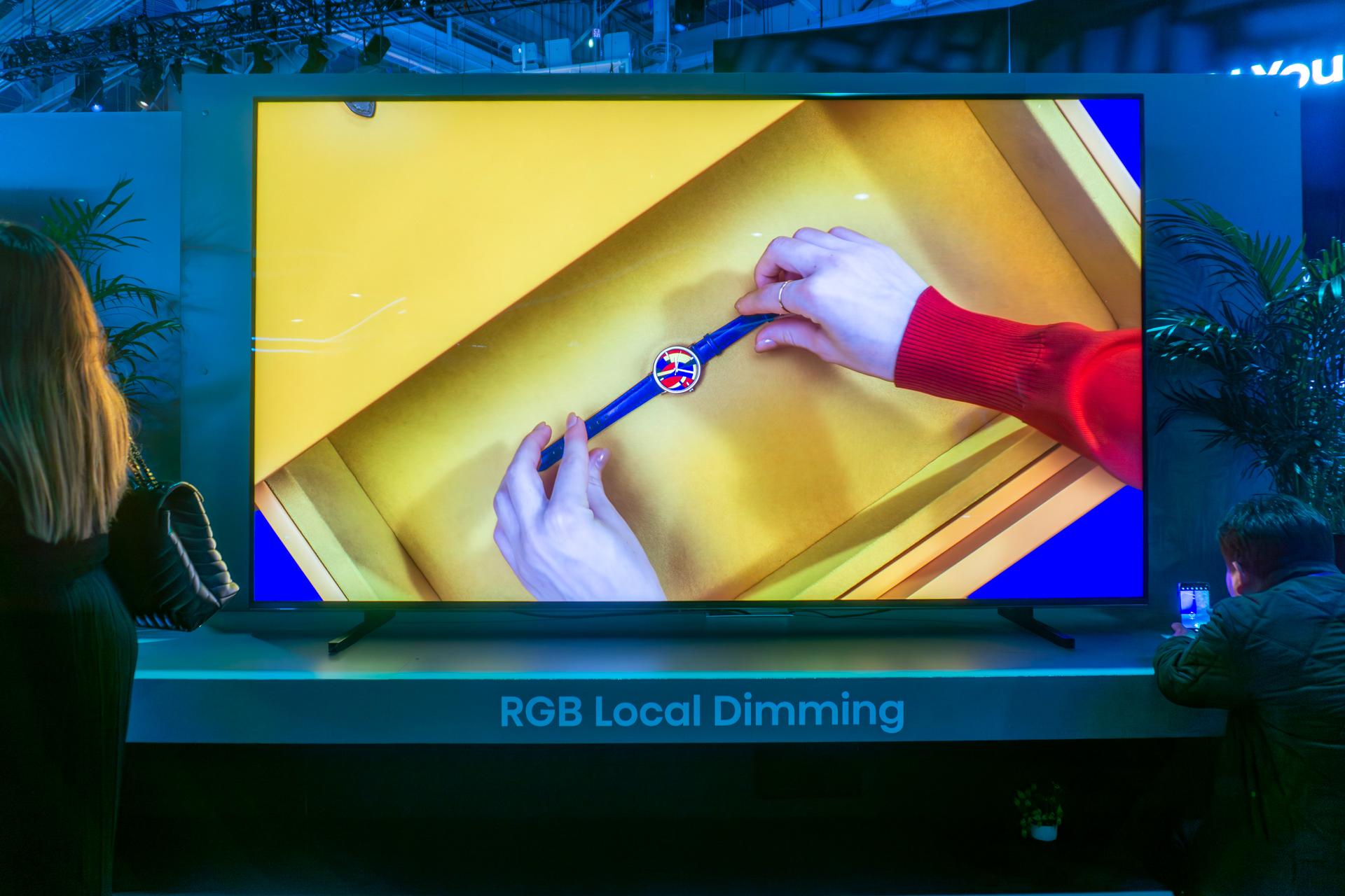 液晶テレビ 116インチ。液晶の限界を突破した、めちゃデカ美麗液晶テレビ #CES2025