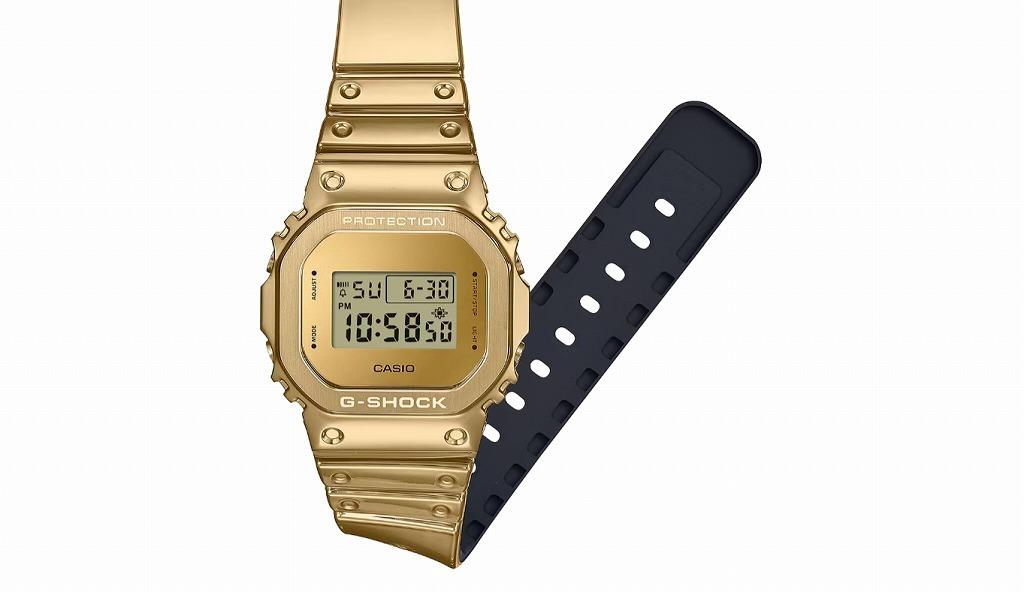 パッと見、金属調のG-SHOCK。実は強さとしなやかさを両立した新素材を