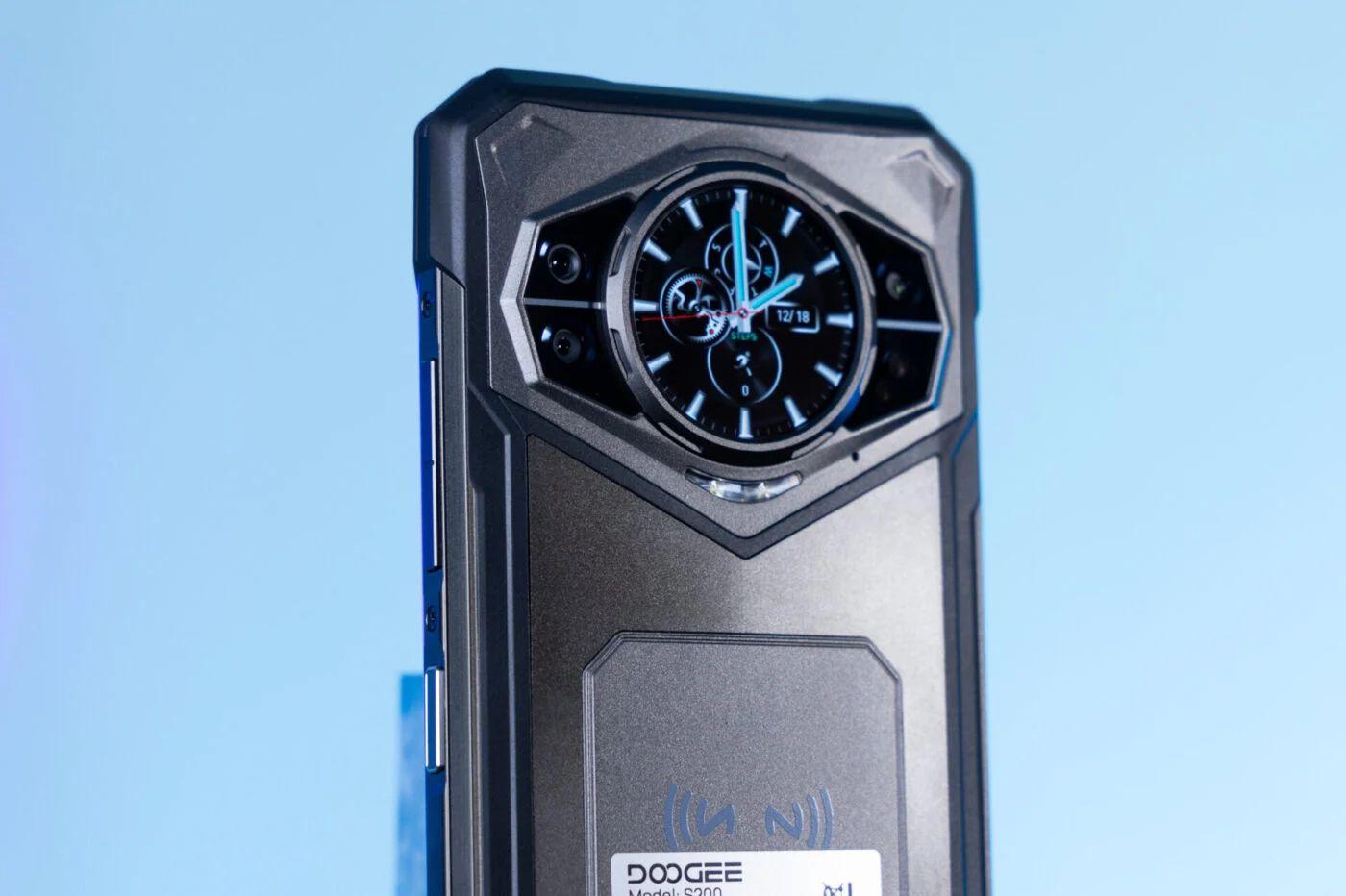 DOOGEE S200はタフな設計&巨大バッテリーでお財布にもやさしい DOOGEE S200はタフな設計&巨大バッテリーでお財布にもやさしい
