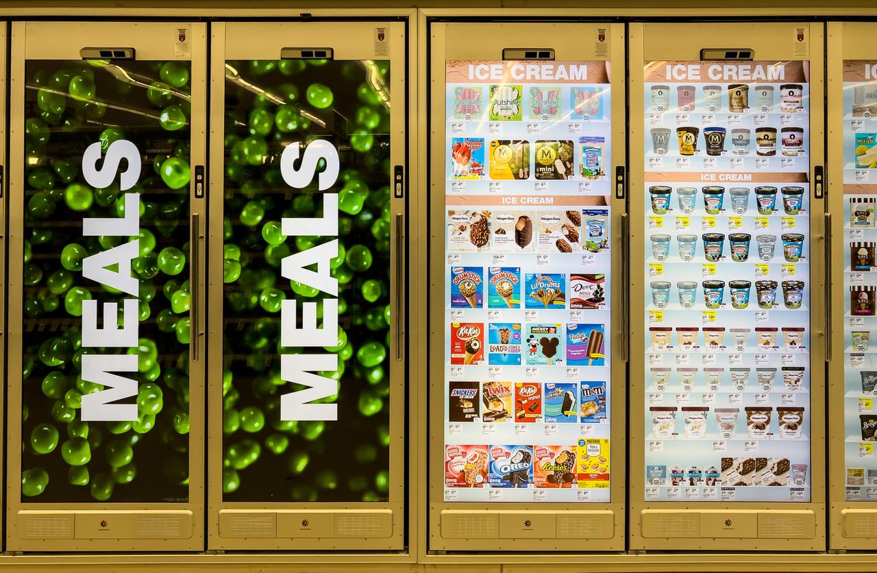 冷凍コーナーの｢スマートスクリーンドア｣が大失敗。 訴訟に発展