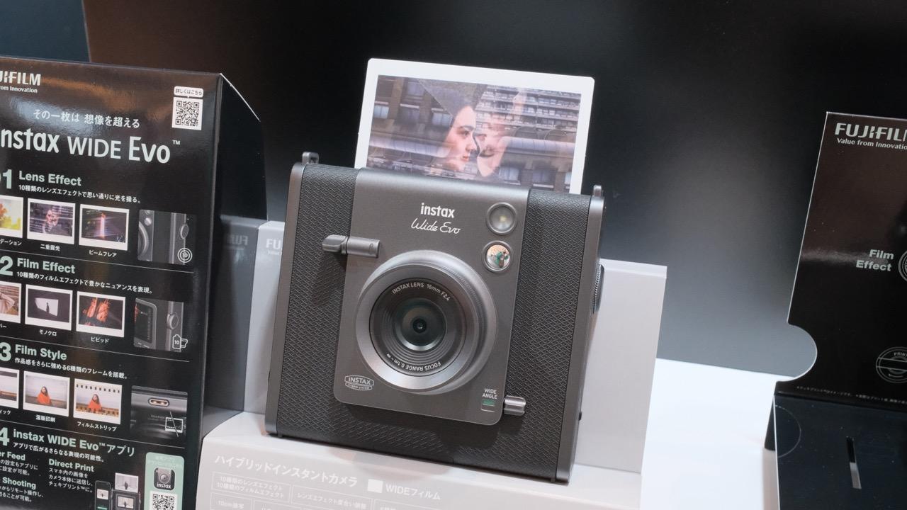 Wide evoを撮影した 富士フイルム、ワイドフォーマット対応のハイブリッドカメラ最