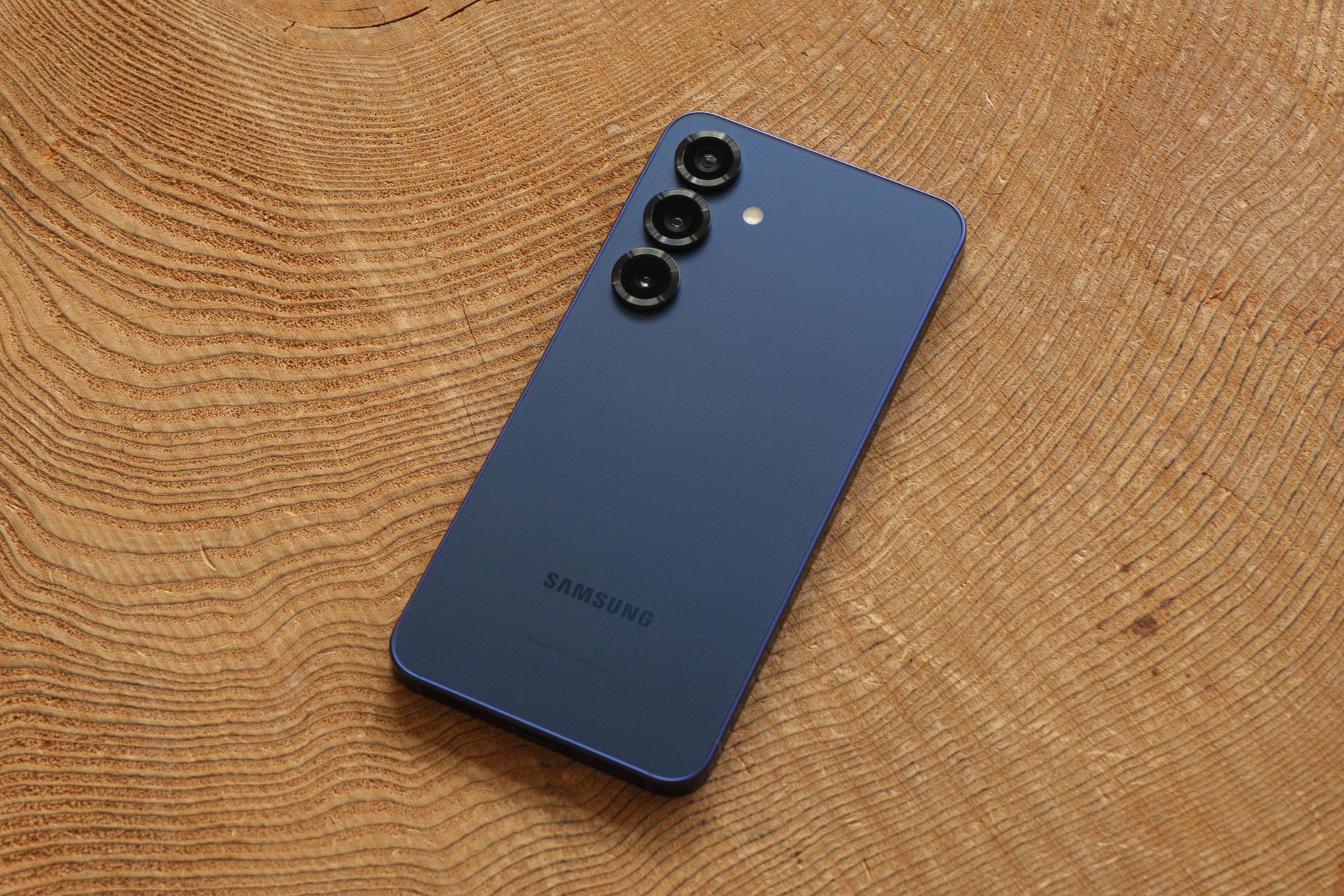 生粋のiPhoneユーザーがGalaxy S25を使ってみた | ギズモード・ジャパン