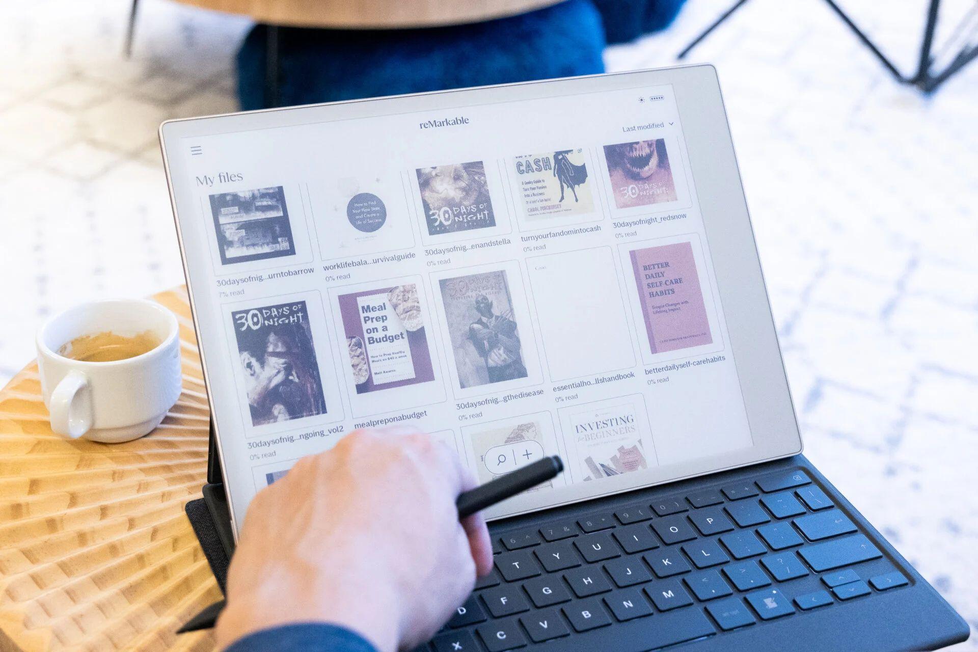 贅沢な“手書きの喜び”。E Inkタブレット「reMarkablePaper Pro