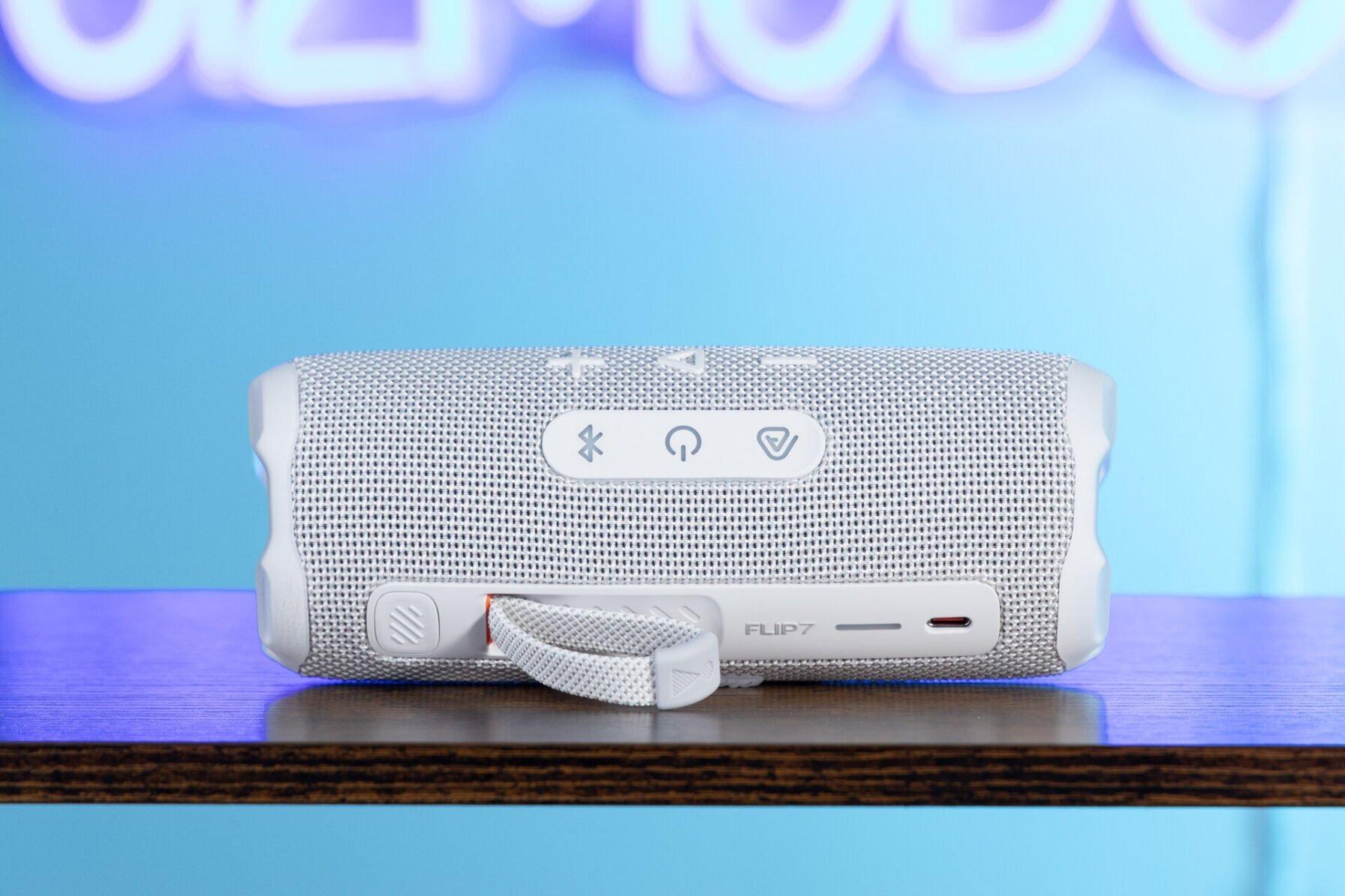 B*i様 JBL FLIP 7 ホワイト Bluetoothスピーカー Amazon.co.jp: JBL FLIP 7 / ポータブルスピーカー/Bluetooth