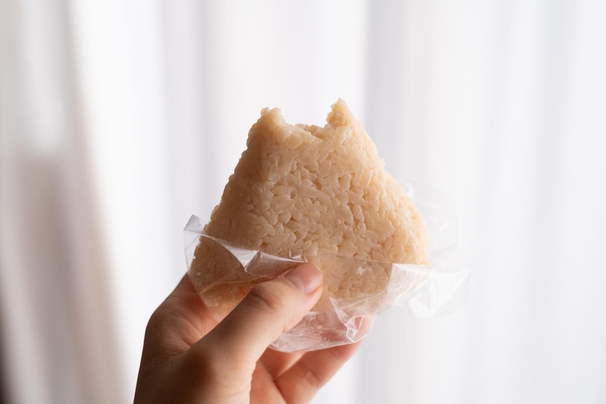 非常食のストック、「おにぎり」もいい。開けてすぐ食べられて5年もつ