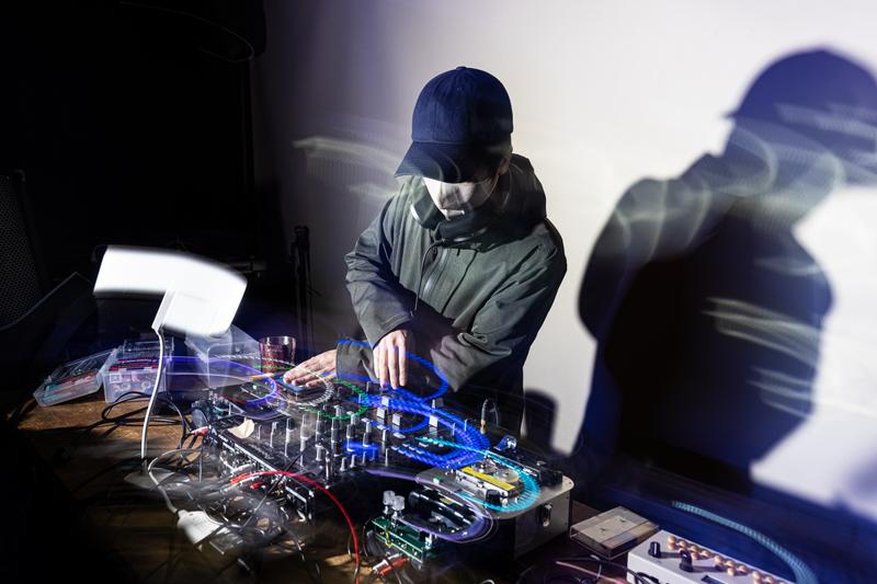 DJ CHAOS X a.k.a ∈Y∋ （プロモ用配布カセットテープ未開封） カセットテープ」でDJする人の集まりに行ってみた | ギズモード・ジャパン