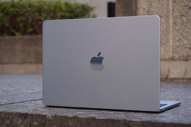 Apple MacBook air M4スペースグレー 本体 M4｣に進化した新型MacBook Air、前モデルと比べてほかに変わった