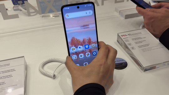 見た目は紙、中身はディスプレイの摩訶不思議スマホ | ギズモード