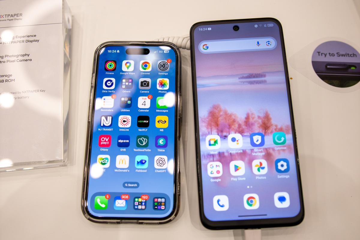見た目は紙、中身はディスプレイの摩訶不思議スマホ | ギズモード