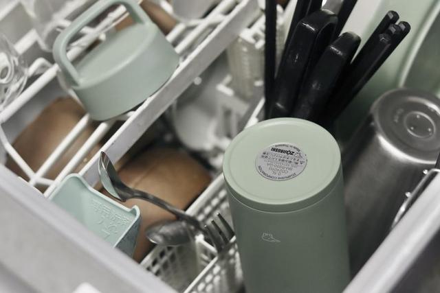 3_zojirushi_mug