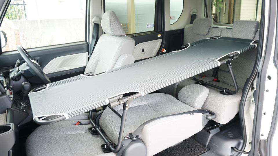 愛車をもうひとつのベッドルームに。折り畳み式の車中泊専用