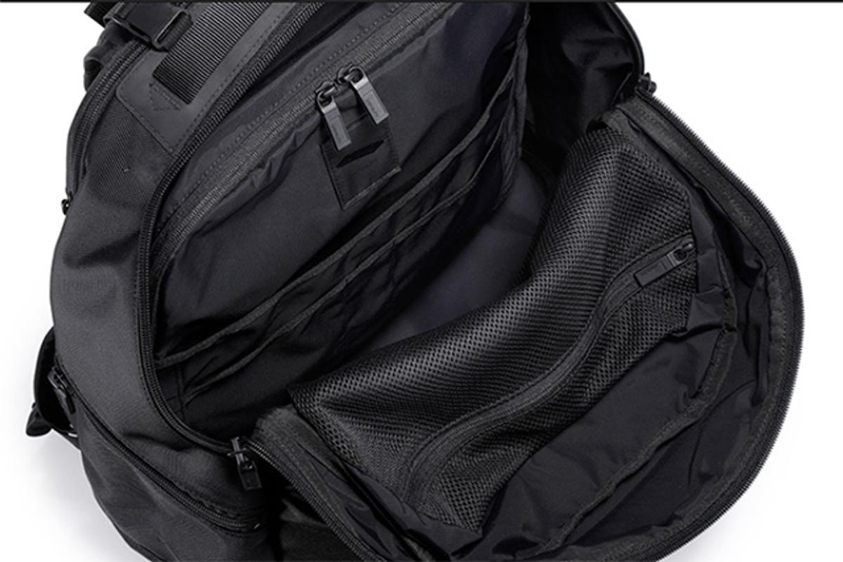 仕事も帰宅途中のランニングも。普段使いのバッグは容量27Lがベストで 