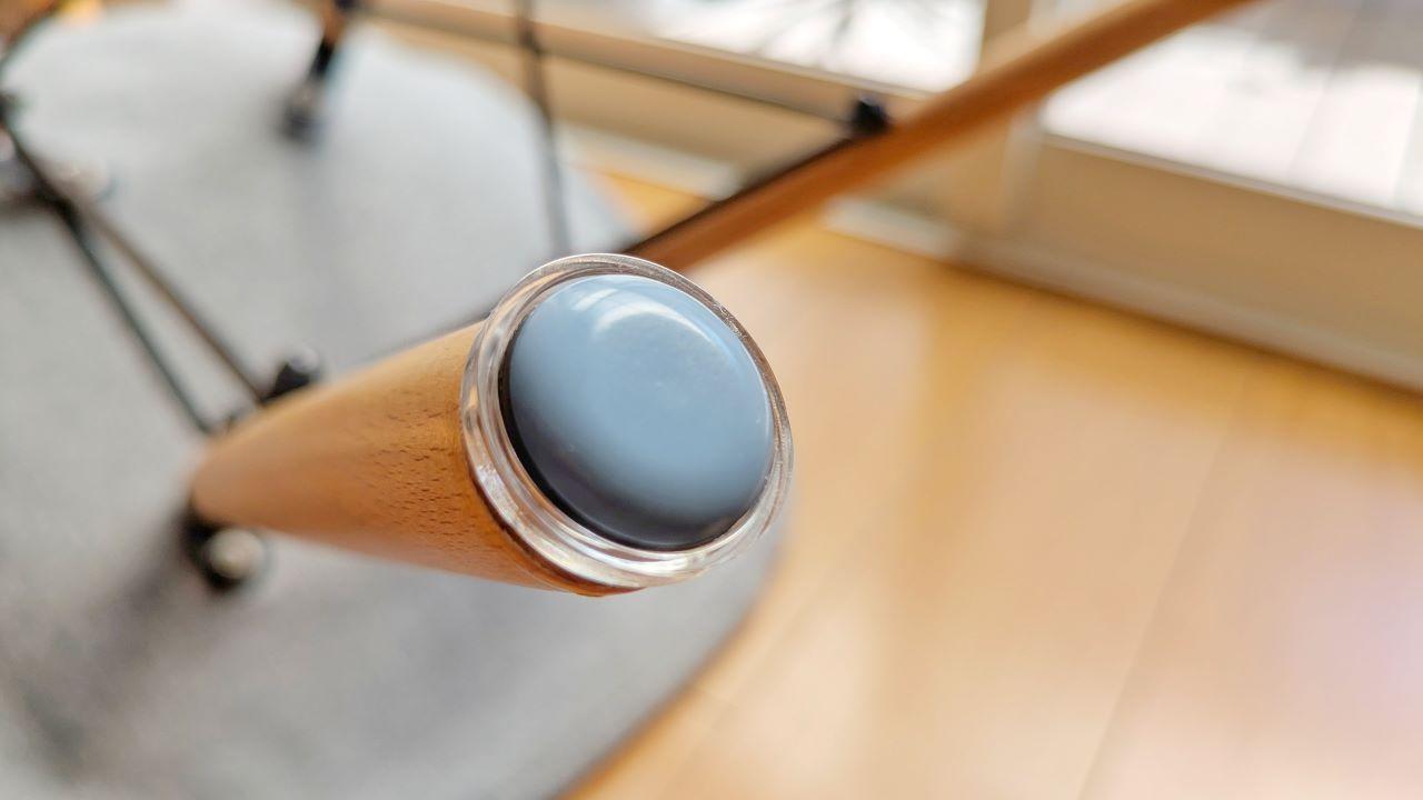 床も心も傷つかない。新生活で取り入れた椅子の脚カバー