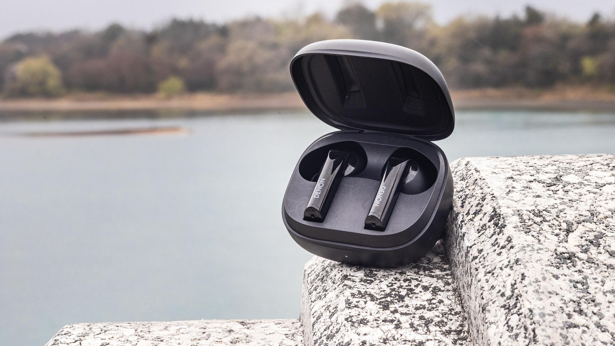 湖にイヤホンを落としたら、神が｢あなたが落としたのはスタンダードな