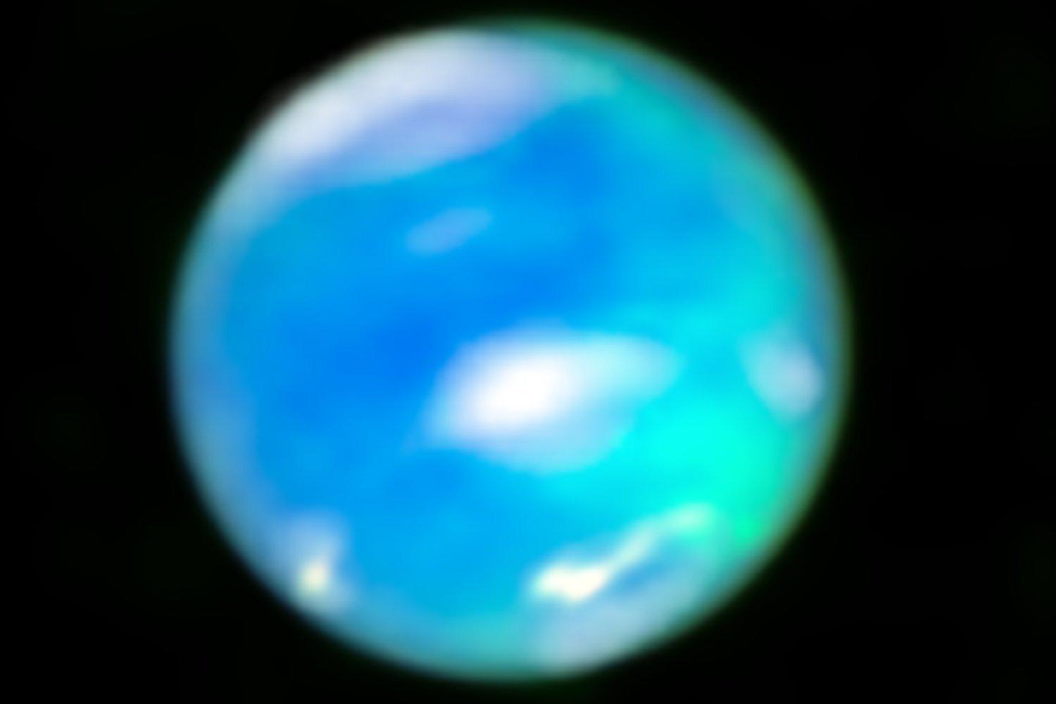 プラネットデビィ ネプチューン（海王星） オーロラネックレス MAマン。 南極でもなく北極でもない。“真ん中” にあらわれた海王星の