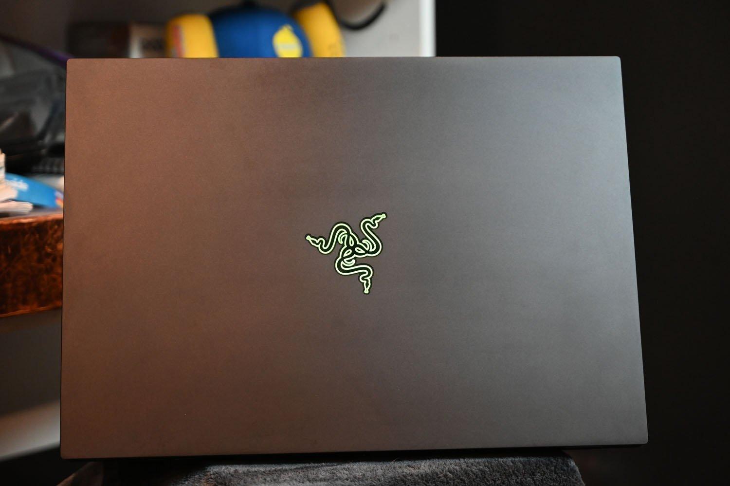 最強のゲーミングPC「Razer Blade 16」。だけどお値段とバッテリーが