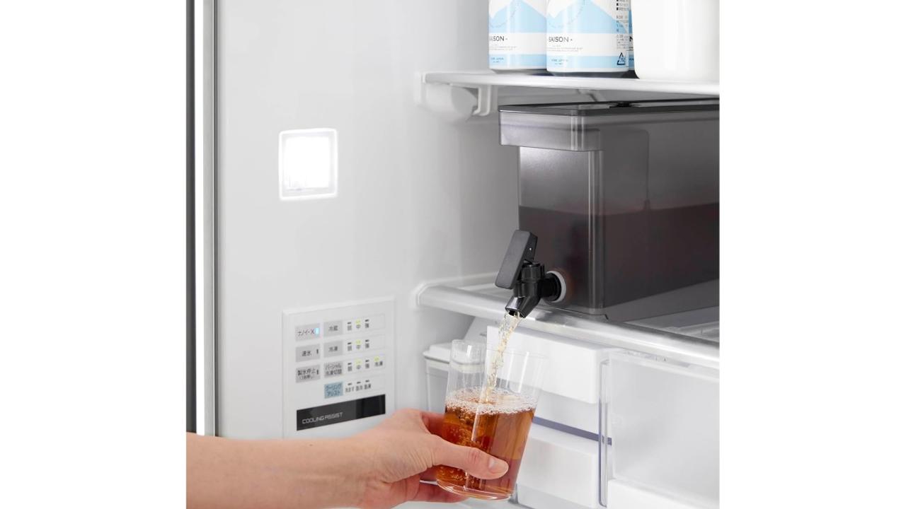 冷蔵庫開けるとドリンクバー。こ、こんなことが許されていいのか…！