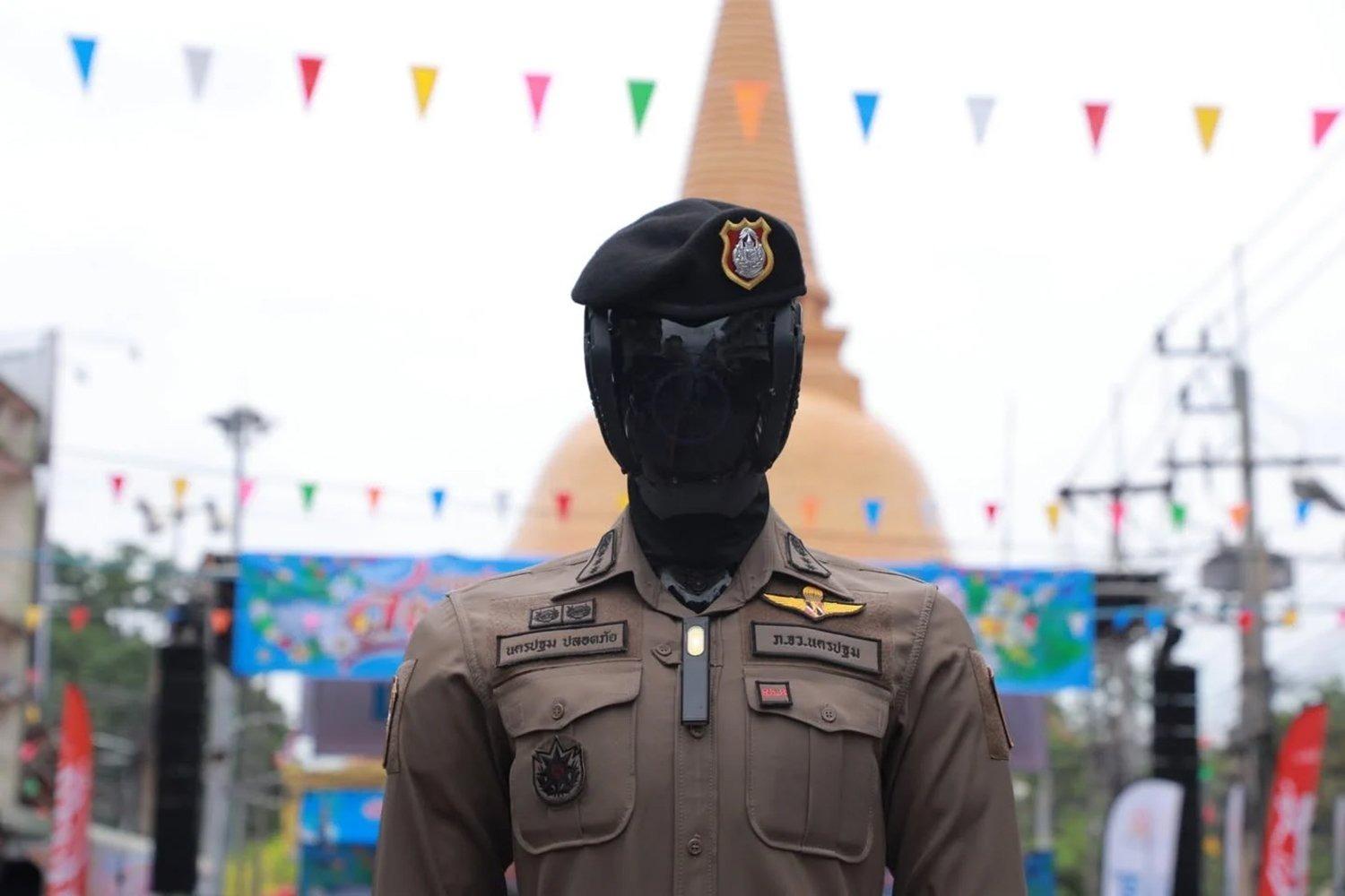 まさに「ロボコップ」…？ タイが「サイボーグ警察」を導入へ