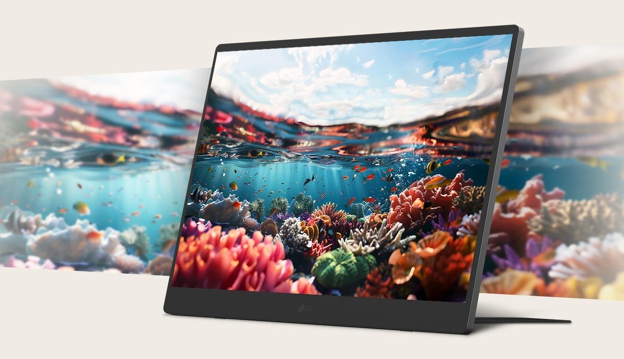 外出先でも生産性を落としたくない！ 17インチモニターだって