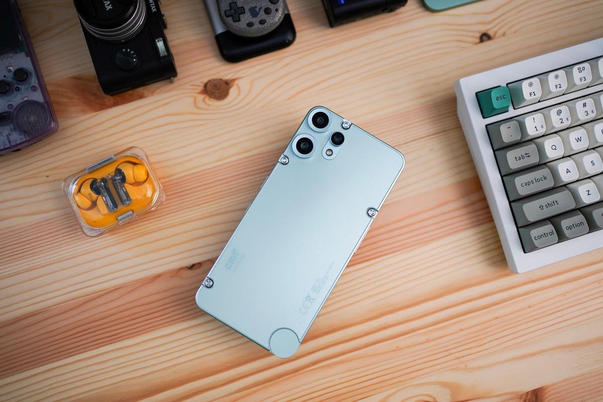 CMF Nothing最新スマホ「Phone 2 Pro」は、わくわくするスマホ 