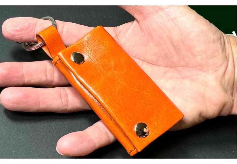 キャッシュレス時代にぴったりの超ミニ型コインケースで持ち物を最小限