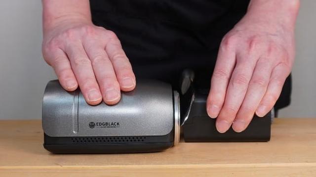 切れ味がヤバい！ 電動パワーで包丁が蘇る、新感覚の研ぎ器｢Electric