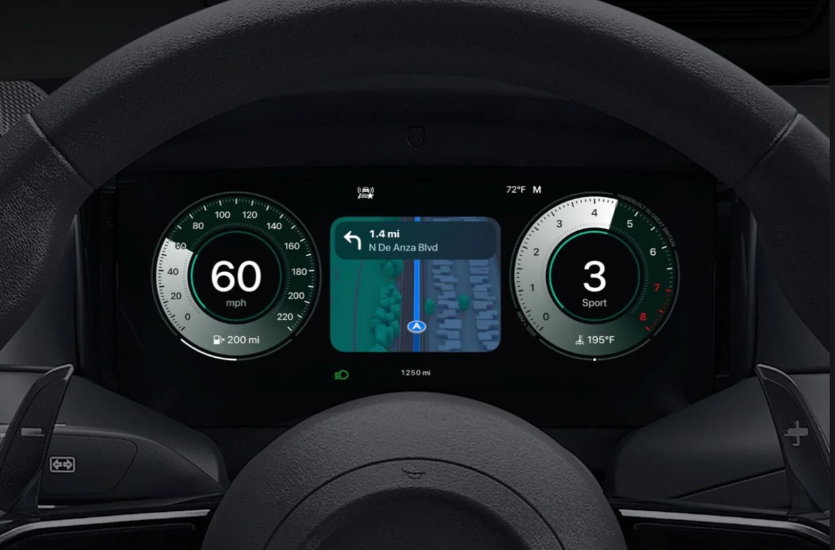 Apple CarPlayに「ウルトラ版」登場。スマホと車をつなぐ一番の問題は