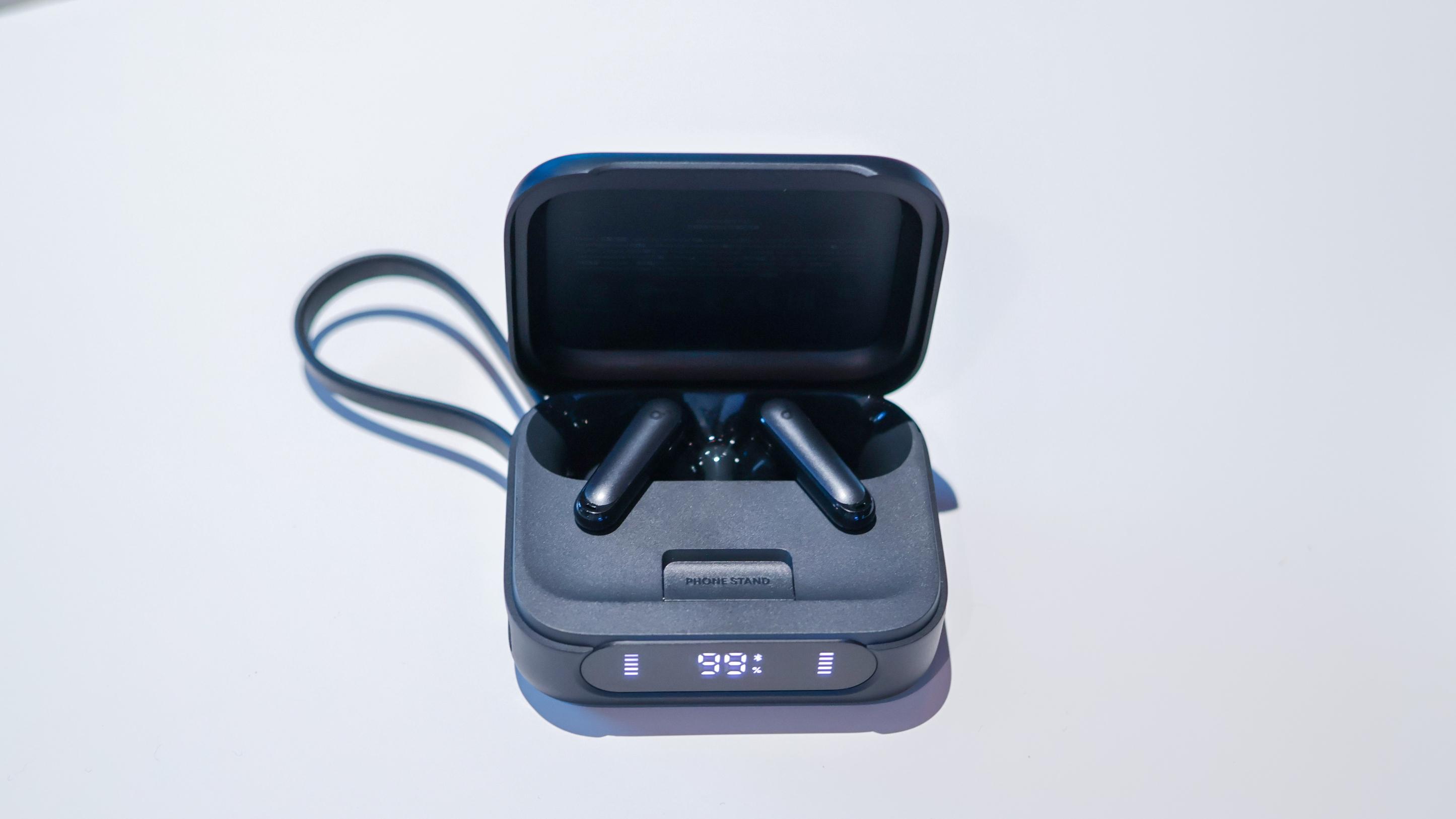 モバイルバッテリーとイヤホンを合体させるのって、意外と理にかなって