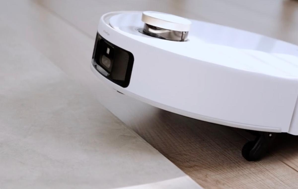 これが進化だ！ このロボット掃除機には腕がある、足がある、頭もある 