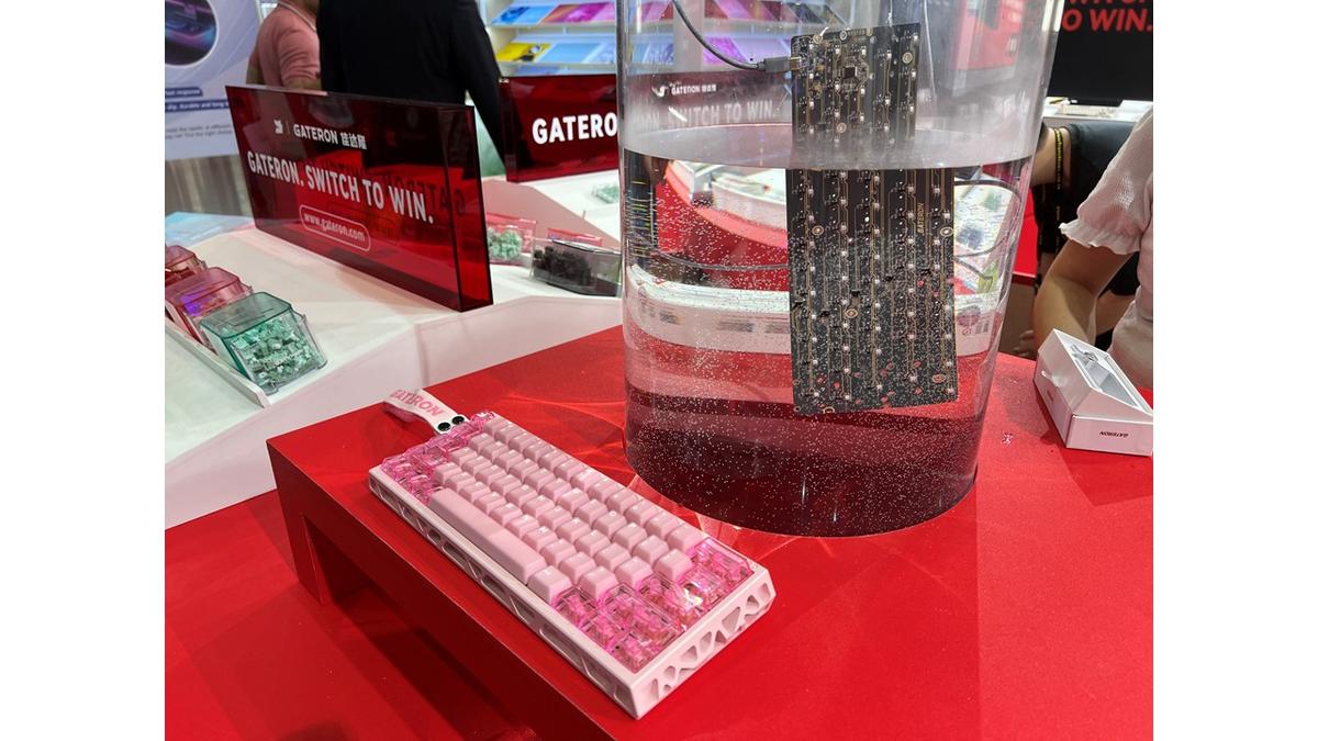 エナドリ好きゲーマーも安心。低遅延で高精度な防水キーボード