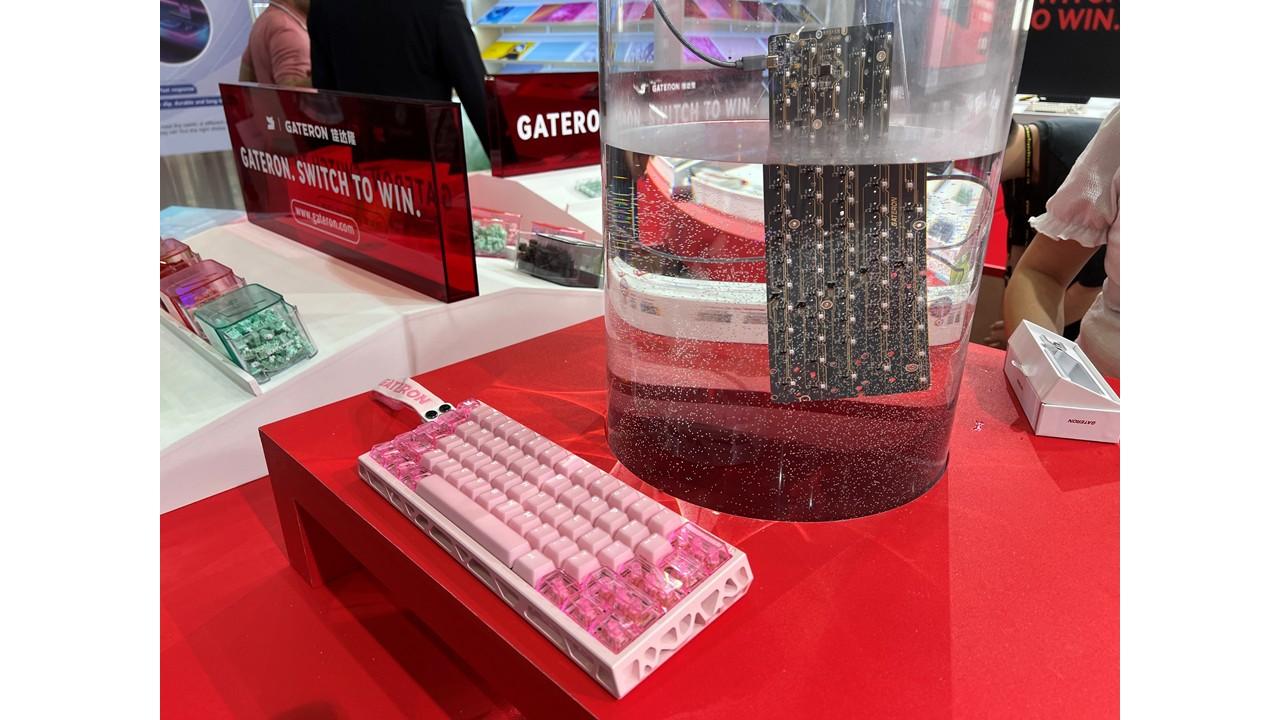 エナドリ好きゲーマーも安心。低遅延で高精度な防水キーボード