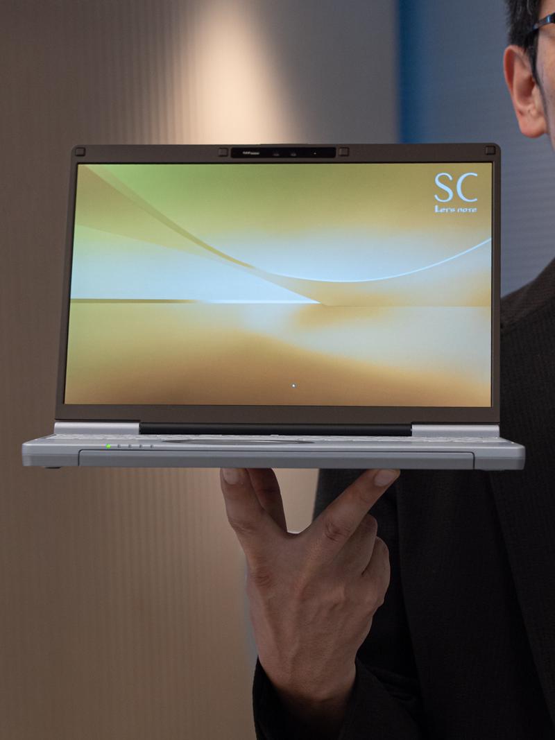 949g、指3本で持てちゃう“無重力モバイルPC”。それが「レッツノート SC 