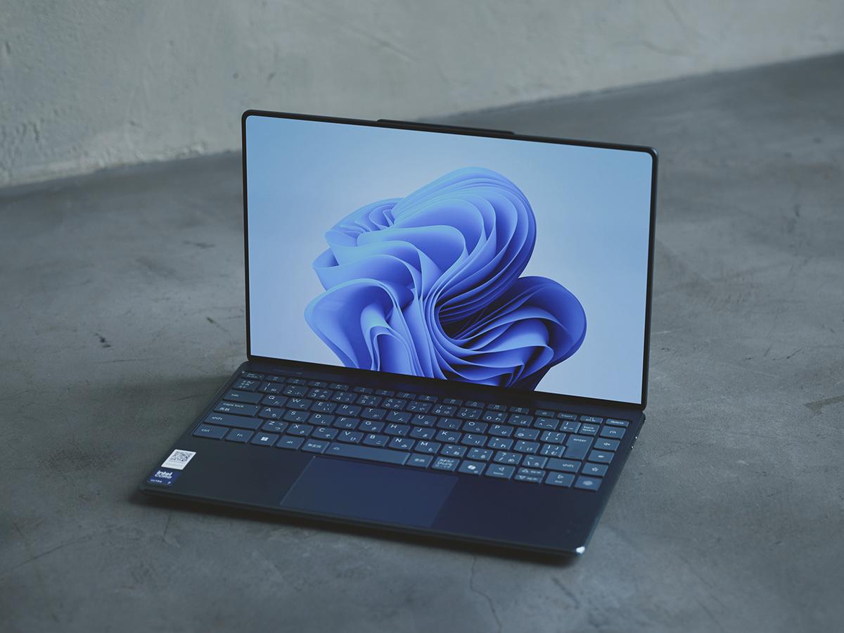 開いたら驚きます。ノートPCで世界初のディスプレイを搭載した最先端AI