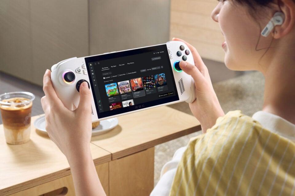 これがXboxポータブルなWindowsパソコン！ ゲーマー喜ぶ公式マシンの