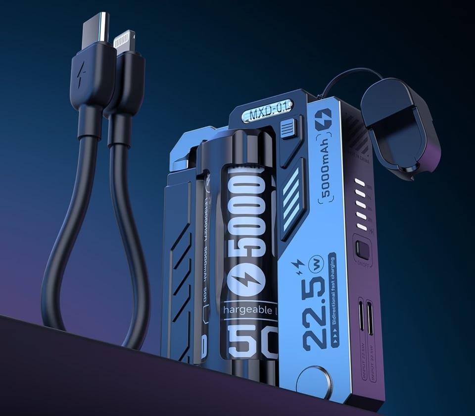 一周まわってかっこいい。ハイパワーの電池式のモバイル充電器