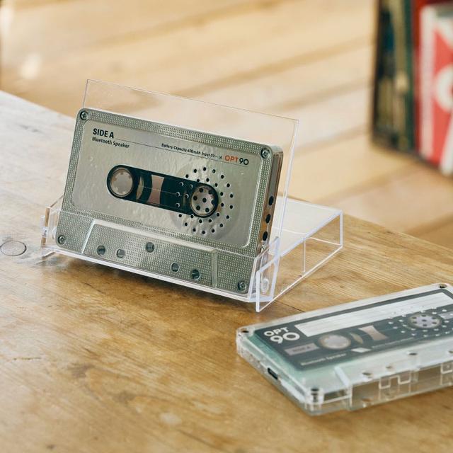 見た目はカセットテープ。正体はBuluetoothスピーカー | ギズモード