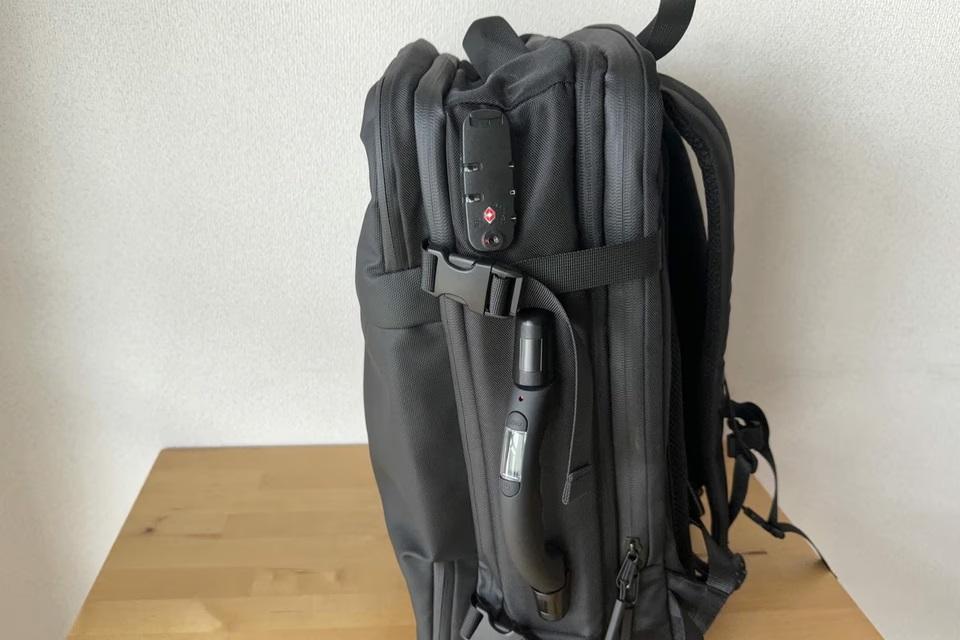 出張帰りの「荷物増えた問題」、このバックパックが解決するらしい 出張帰りの「荷物増えた問題」、このバックパックが解決するらしい